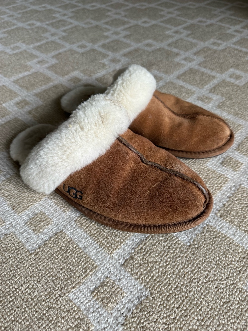 UGG Scuffette II Sheepskin Suede Slippers Chestnut Women’s US 9 - Picture 12 of 12